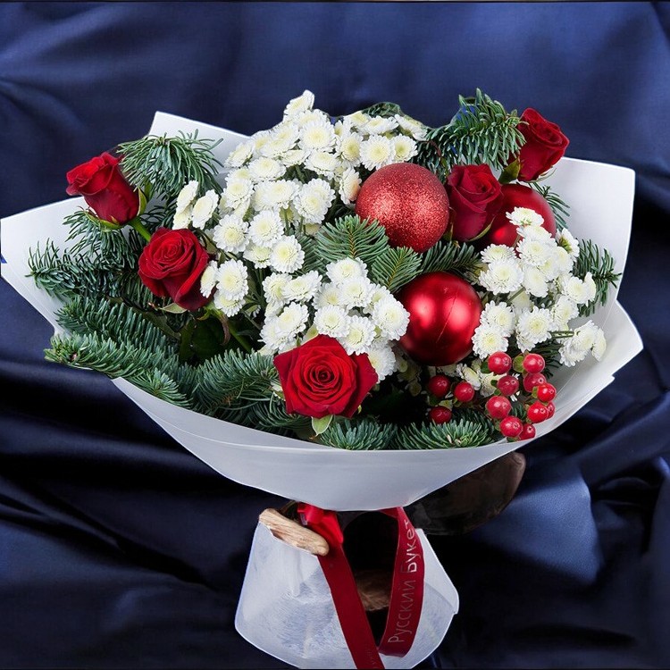 The History of Christmas Flowers: Timeless Traditions
